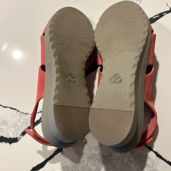 Beautiful dusty pink wedge Cloudsteppers by Clark - Picture 7 of 10